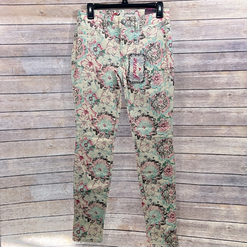 Unique Grane Floral Skinny Jeans- Size 7 Juniors- NWT